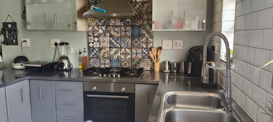 3 Bedroom Property for Sale in Uitsig Western Cape